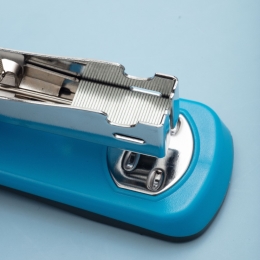 M&G Colorful 24/6 Stapler Durable dual-color injection (6)