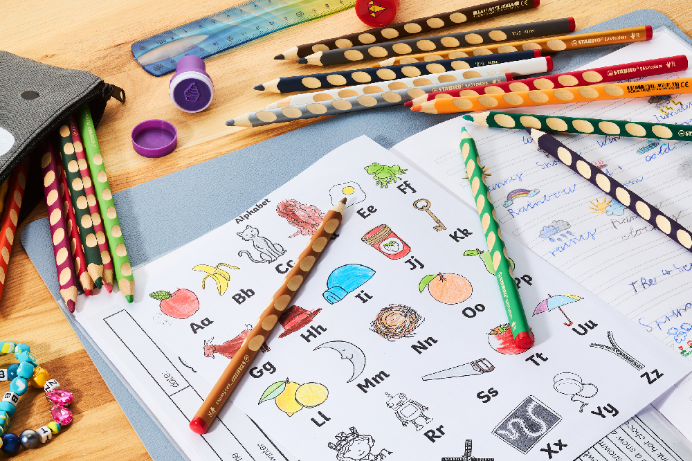 Pastelka STABILO EASYcolors pre pravákov - tmavo hnedá