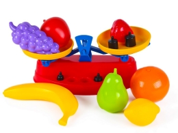 Plastic kitchen scale with fruit in net (1)