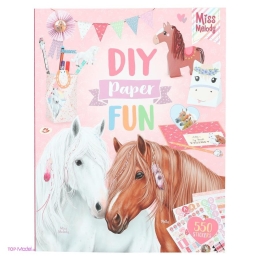 Creative set Miss Melody + 550 stickers