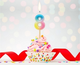 Cake candle - number "8" pastel ombre 11 cm